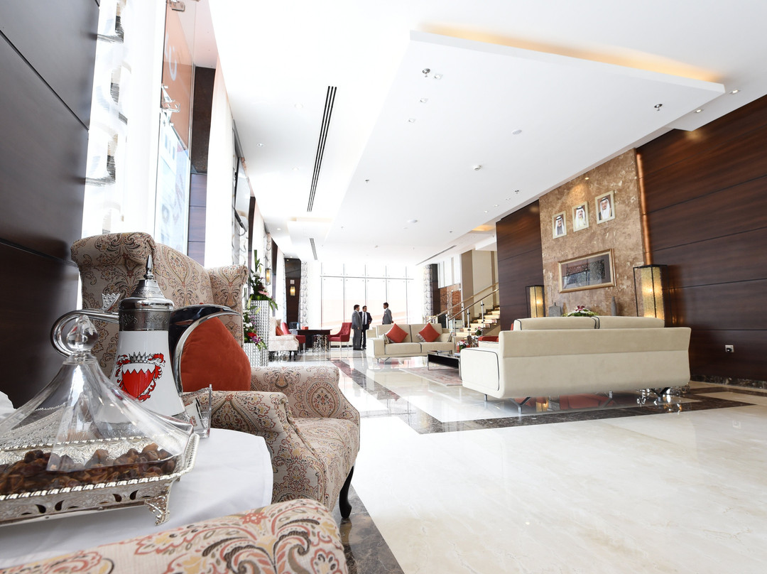 Orange Suites Hotel主图