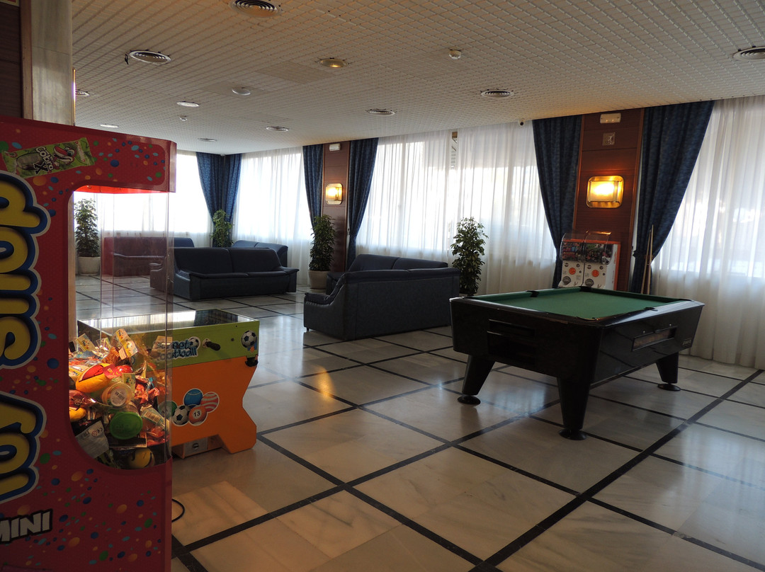 H 精品皇家太阳酒店主图