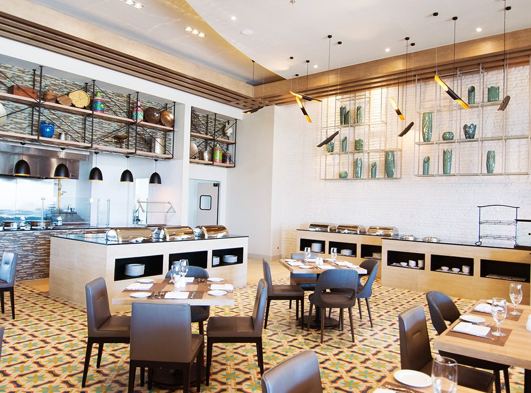 Acueducto Restaurant & Bar