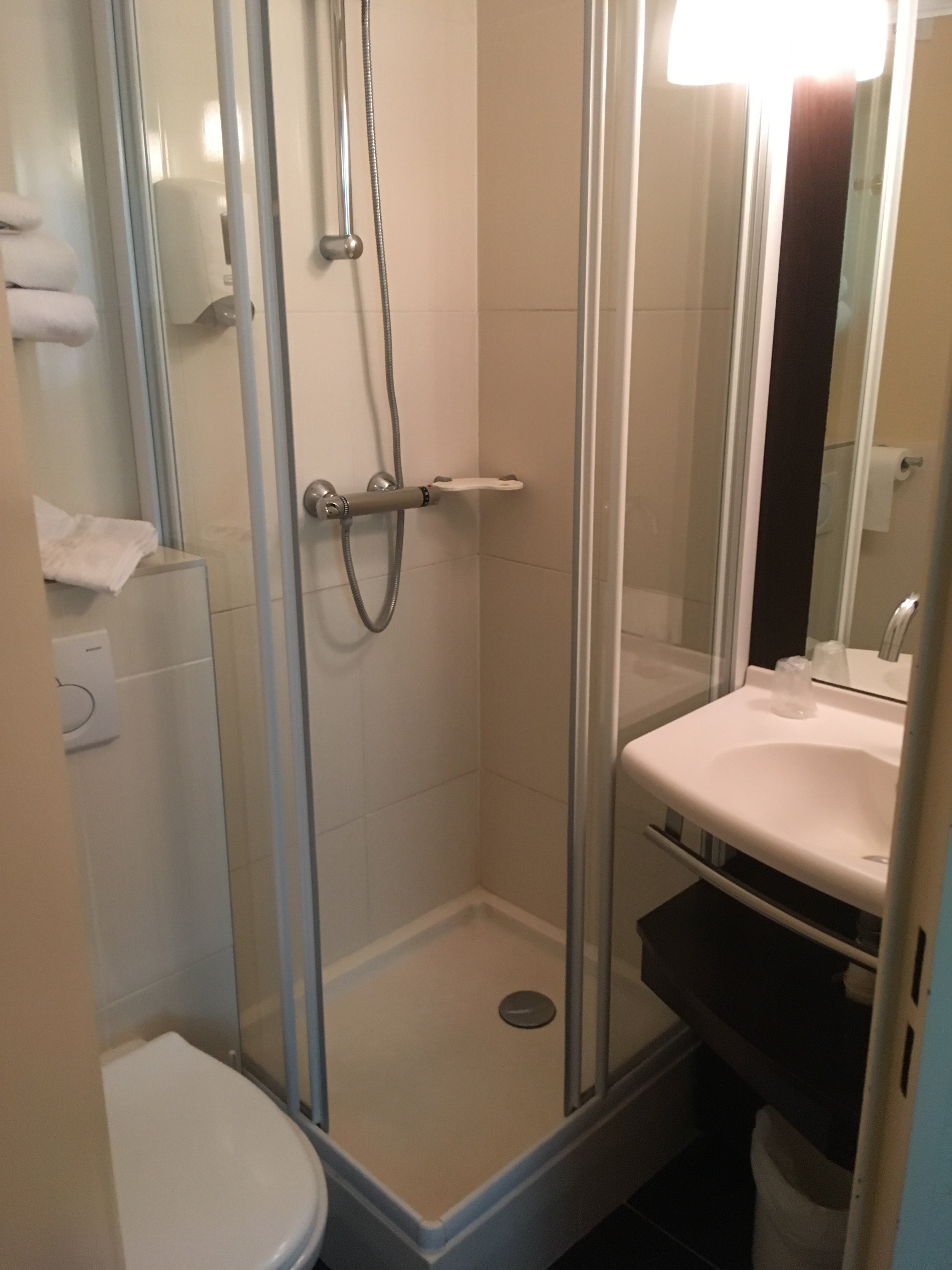 Hotel Inn Design Le Mans-浴室