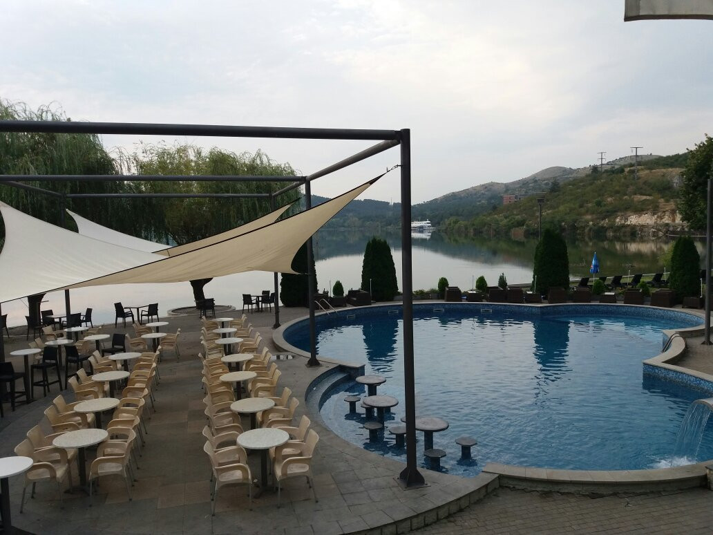 Lake Mladost-Veles必去景点