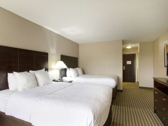 Clarion Hotel Beachwood-Cleveland主图