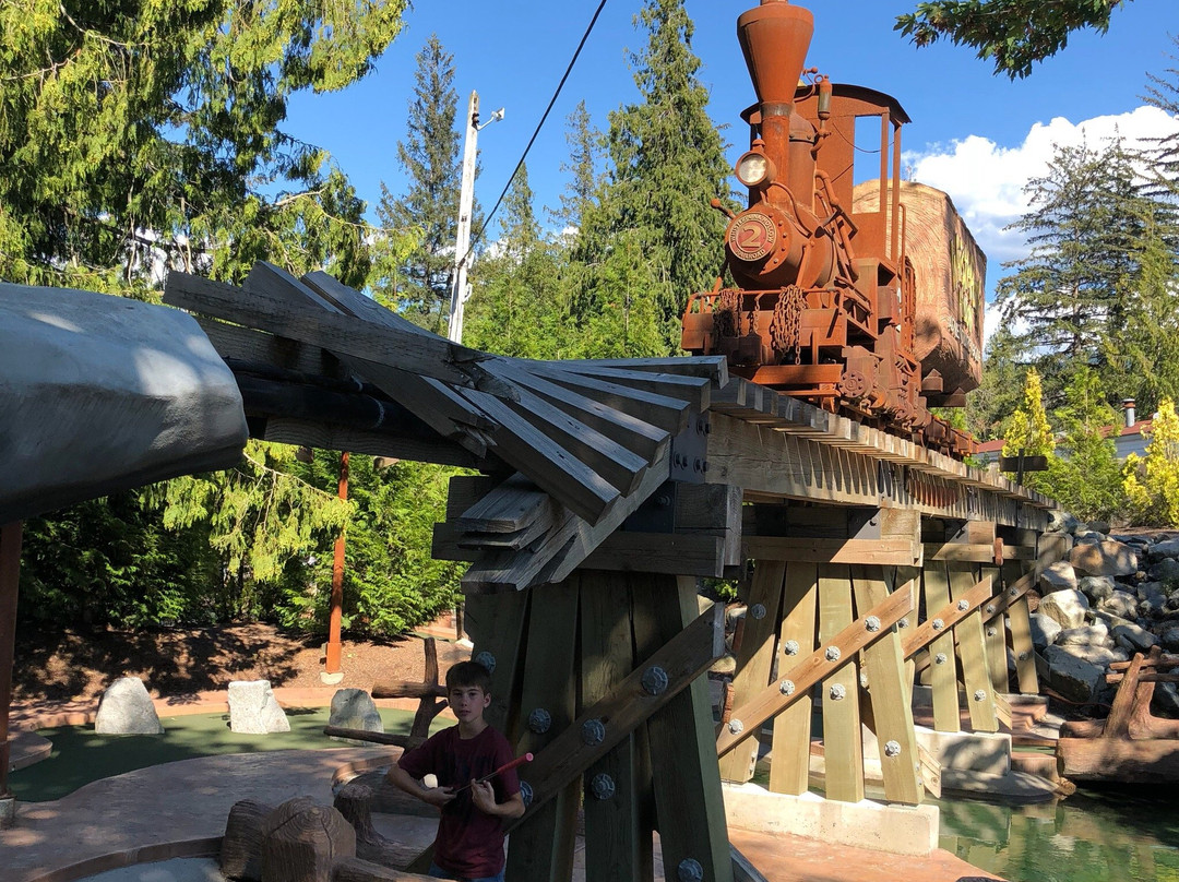 Whistle Punk Hollow Adventure Golf景点图片