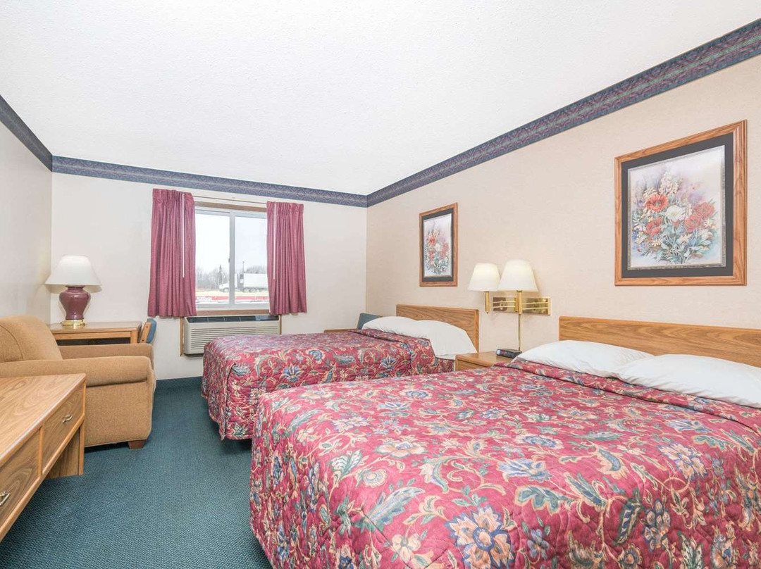 Super 8 by Wyndham Superior WI主图