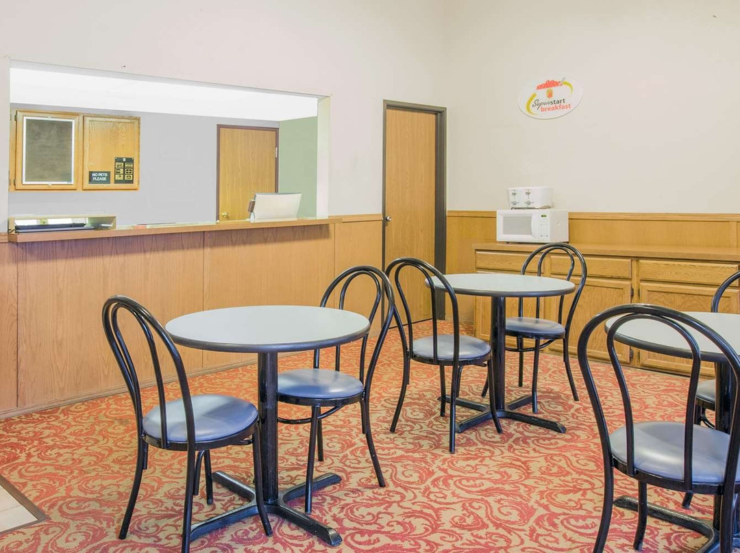 Super 8 by Wyndham Mountain Home主图