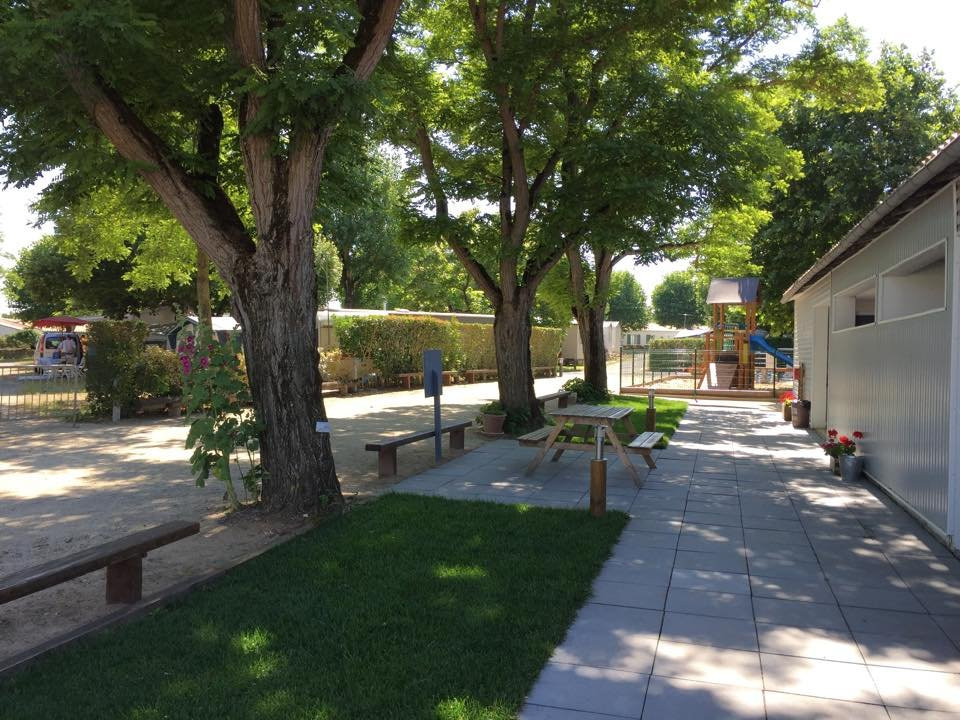 Camping Les Acacias