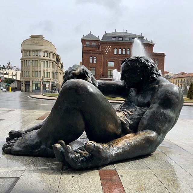 Cain旅游景点-Estatua La Negrilla