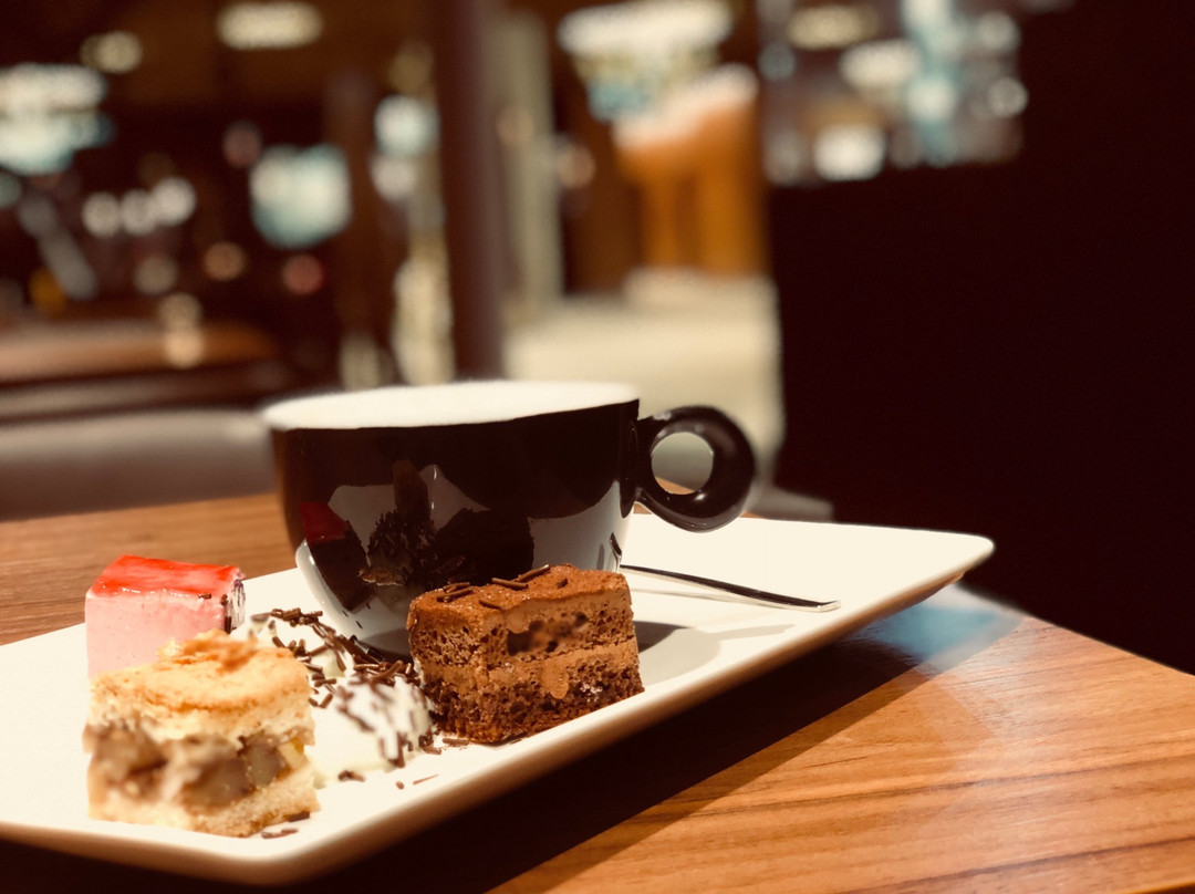 Dierikon餐馆和美食-Helvetica Coffee