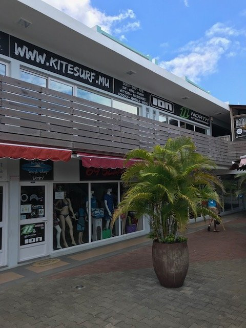 Tou Korek Surf Shop景点图片