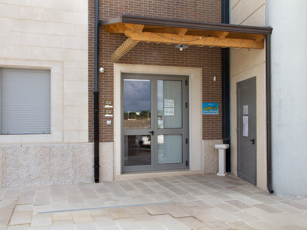 Cantine Le Grotte-Apricena必去景点