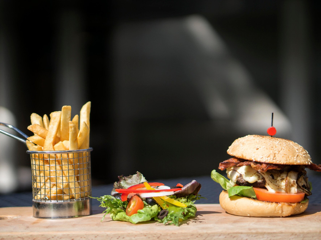 乌敏岛餐馆和美食-The White Olive