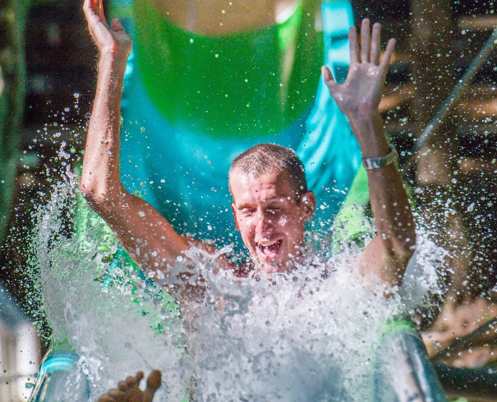 Splash Mountain Jungle Water Slide景点图片