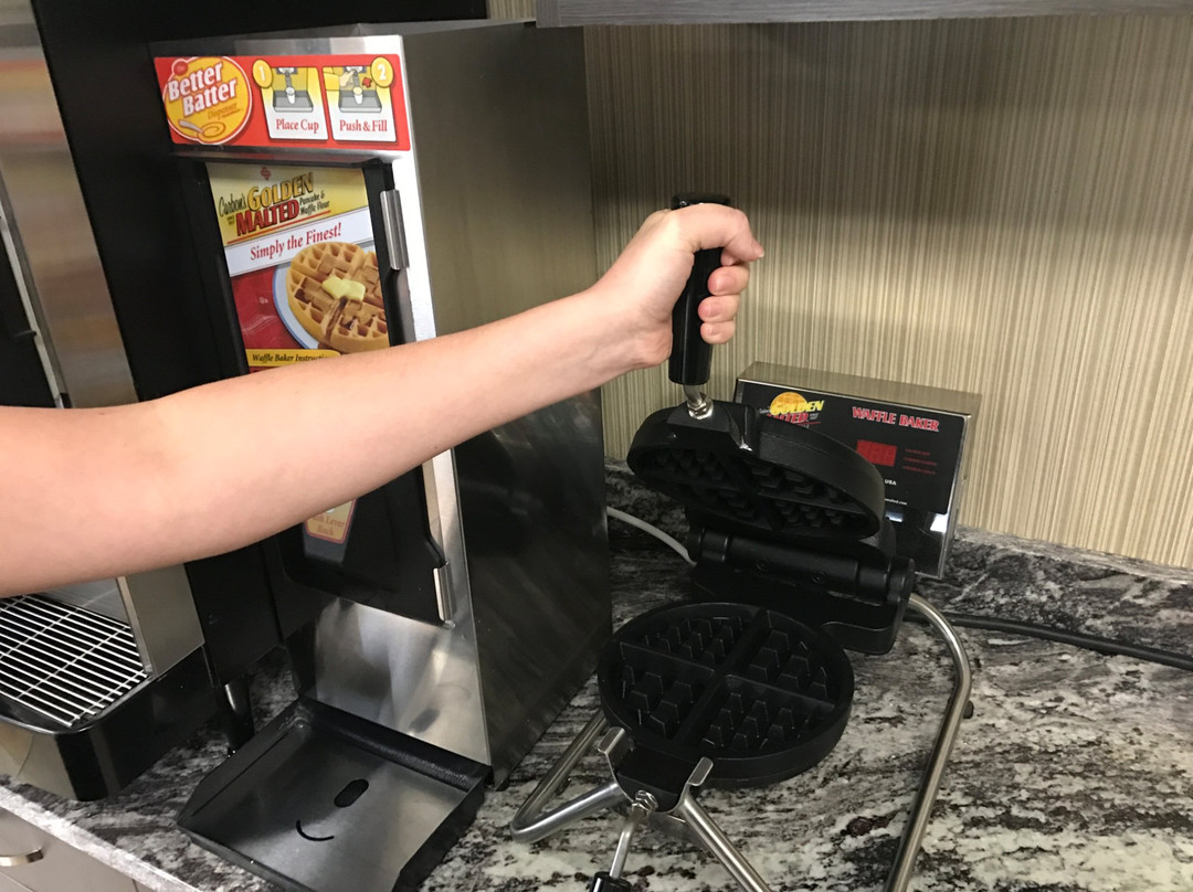 Super 8 by Wyndham Grand Forks