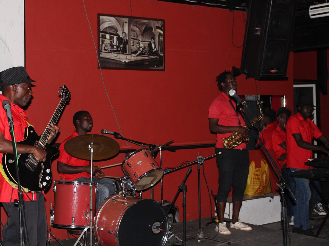 Al Pacino's Bar-布兰岱必去景点