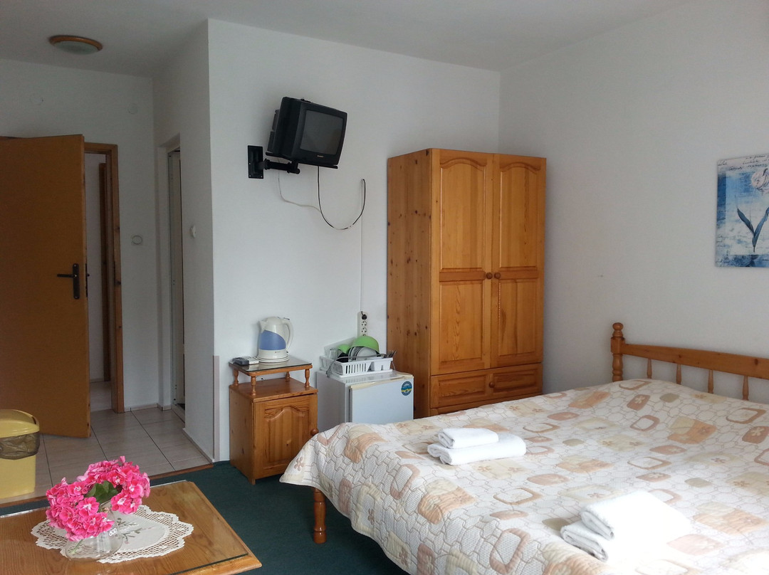 Nely Family Hotel