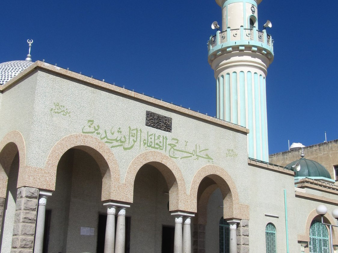 Khulafa Al Rashidun Mosque-阿斯玛拉必去景点