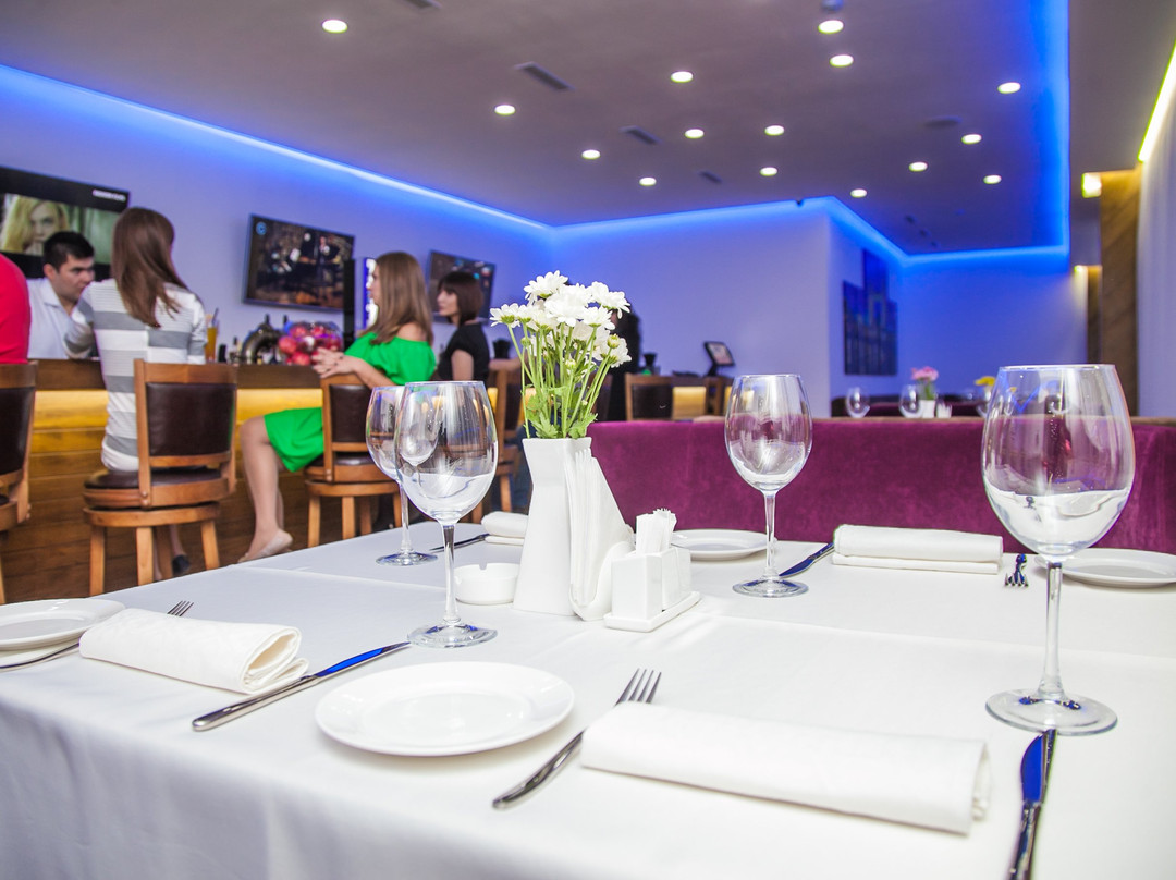 JOY Restaurant & Bar