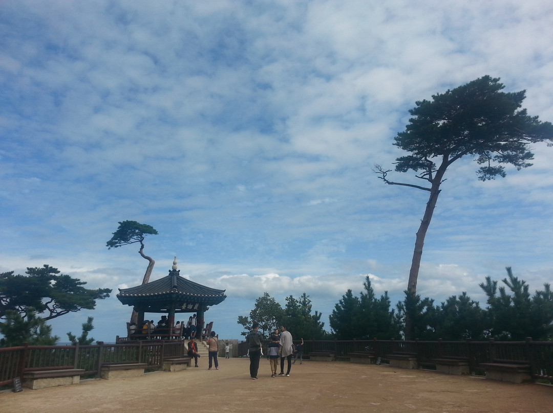 Uisangdae Pavilion景点图片