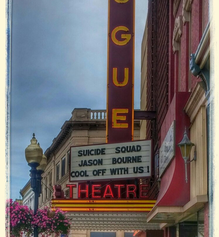 The Vogue Theatre景点图片