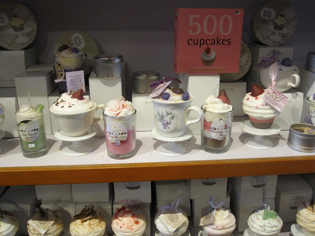 Two Moons Gallery and Gifts-拉康纳必去景点