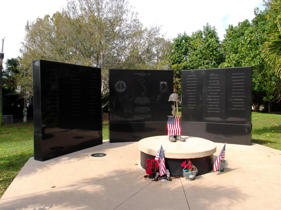 Vietnam War Memorial-迈尔斯堡必去景点