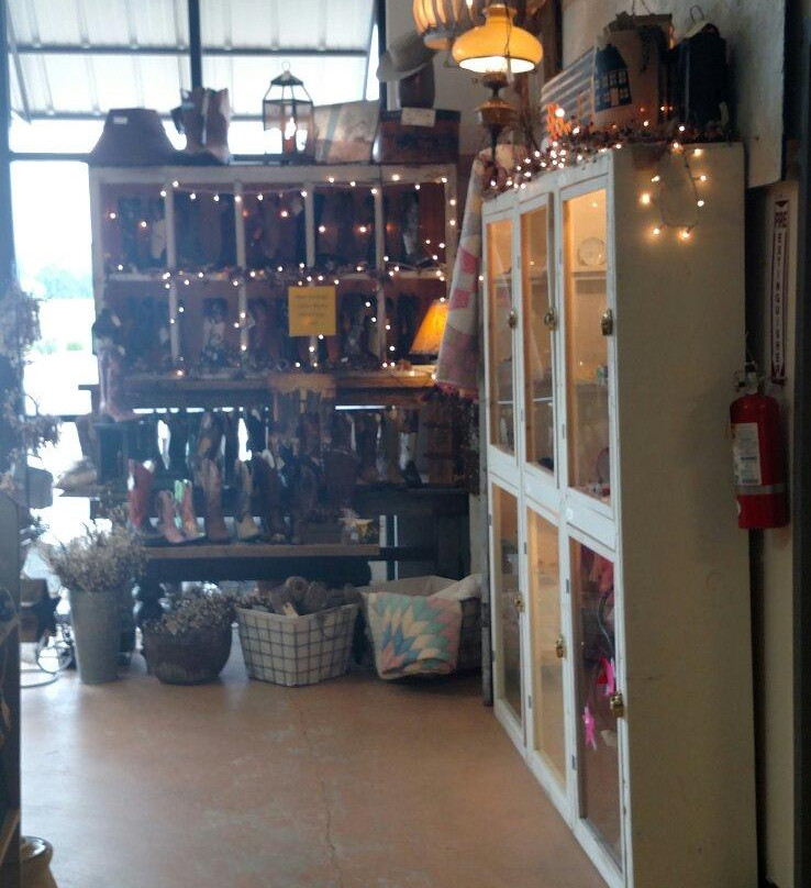 Amy's Antique and Flea Mall景点图片