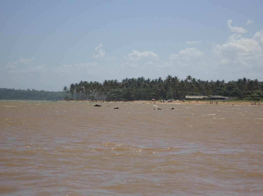 Praia de Coqueiral景点图片