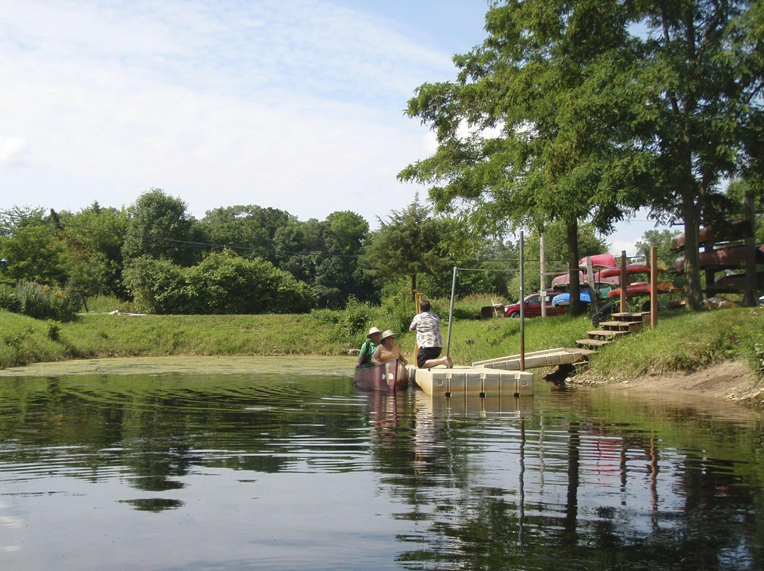 Rendezvous Bar / Paddle & Sports Rentals-Montello必去景点