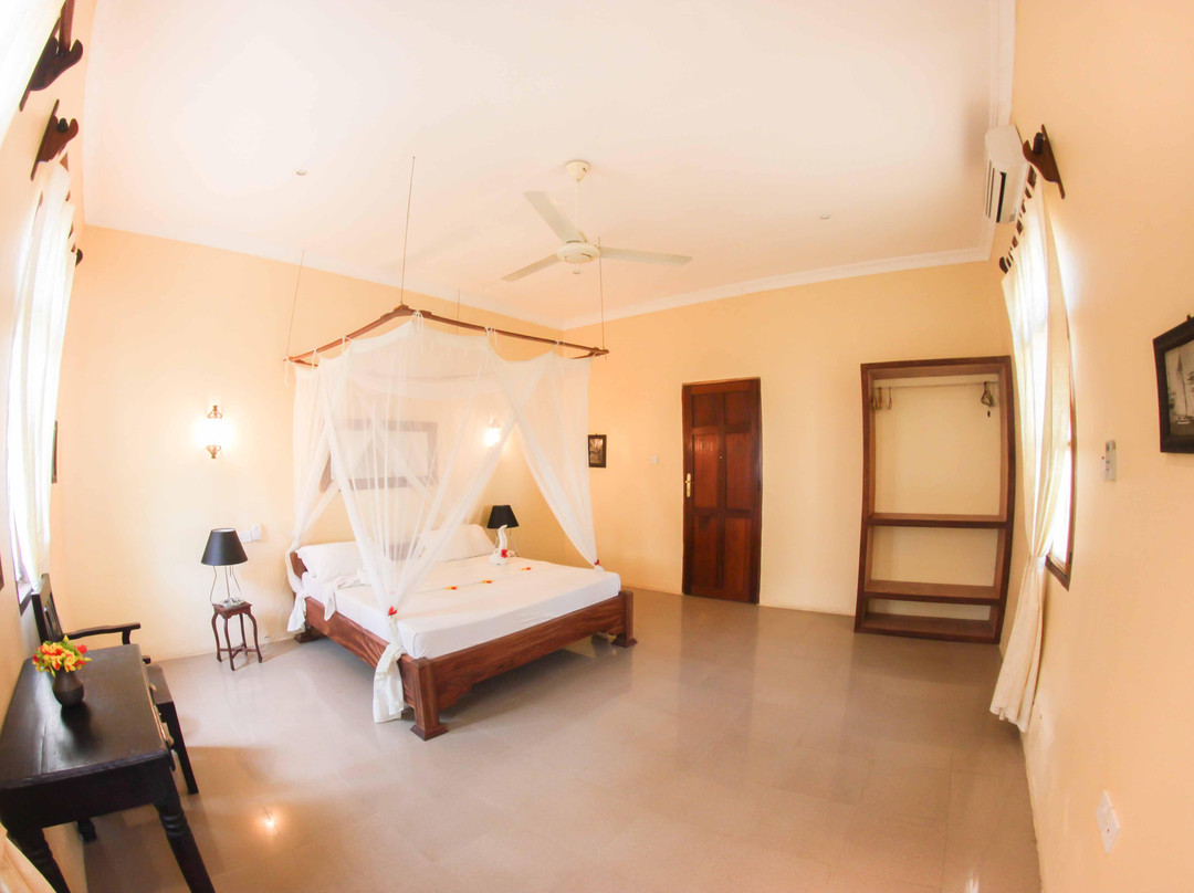 Fuoni酒店住宿-Travellers Lodge