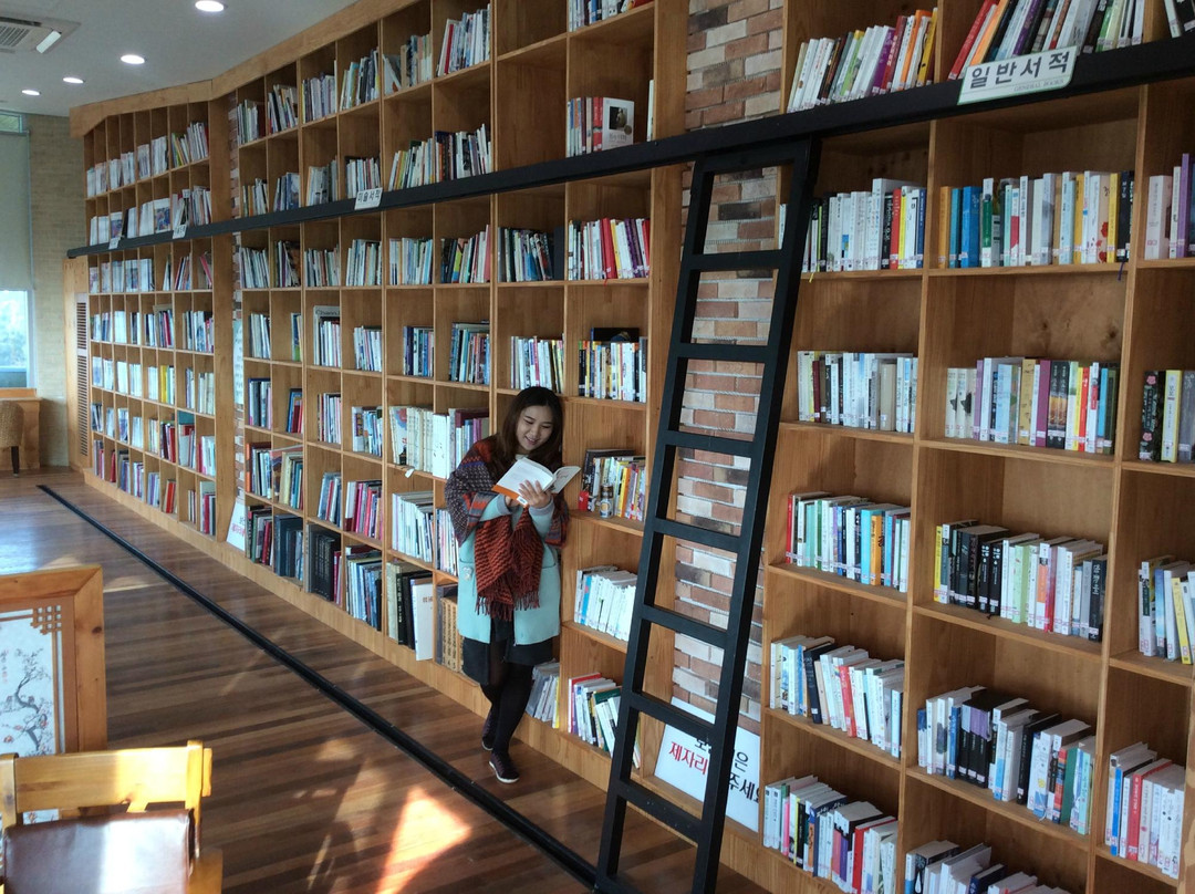 Cheonsaseom Bunjae Park-新安郡必去景点