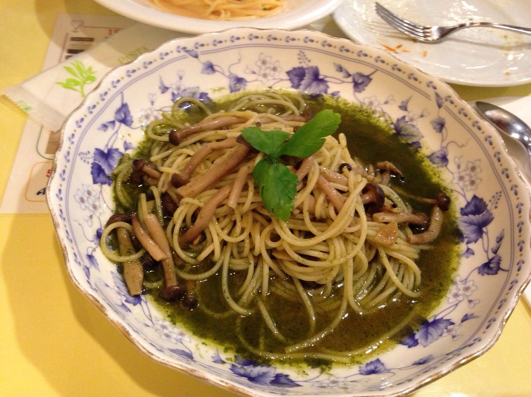 寝屋川市餐馆和美食-Canary Low Neyagawa Park