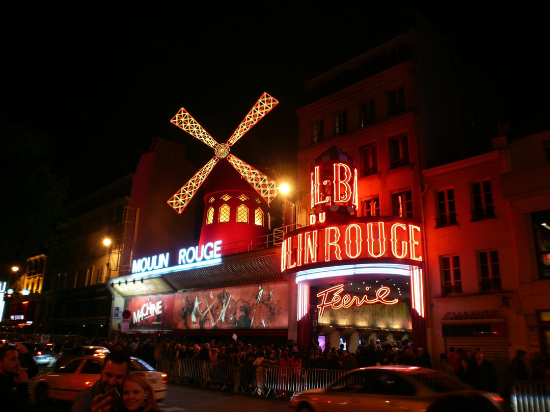红磨坊-巴黎必去景点