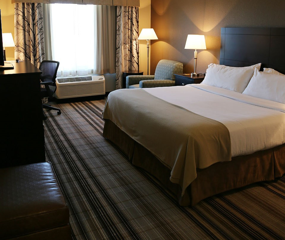 Lebo酒店住宿-Holiday Inn Express & Suites Emporia Northwest By IHG