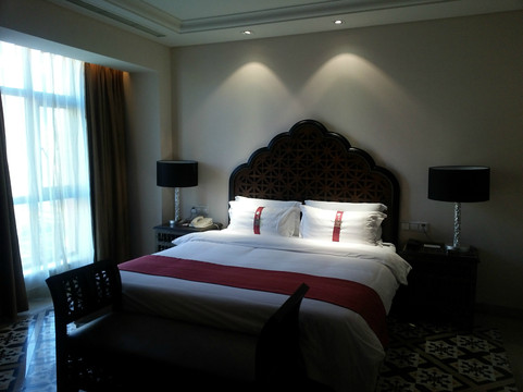 月亮河温泉假日酒店主图