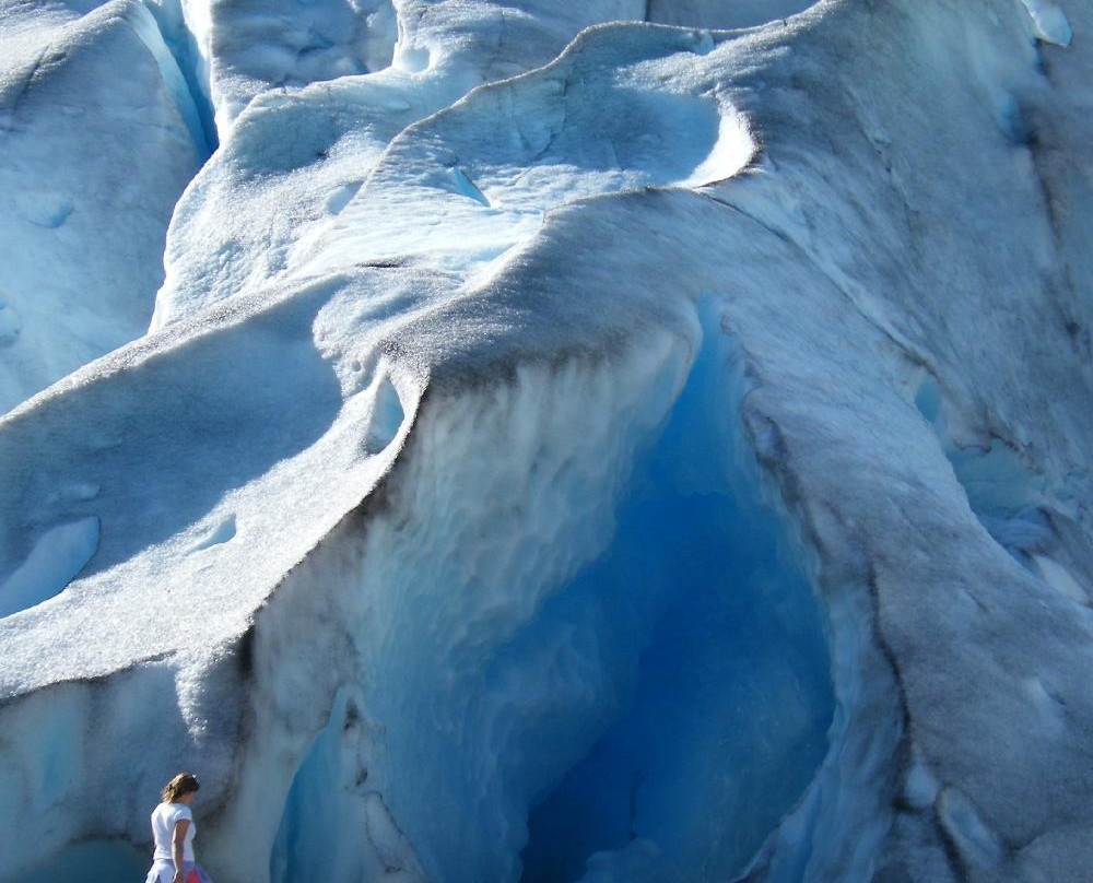 Blue Ice Caves景点图片