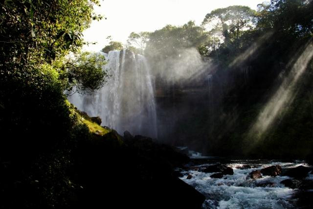 Cachoeira Acaba Vida景点图片
