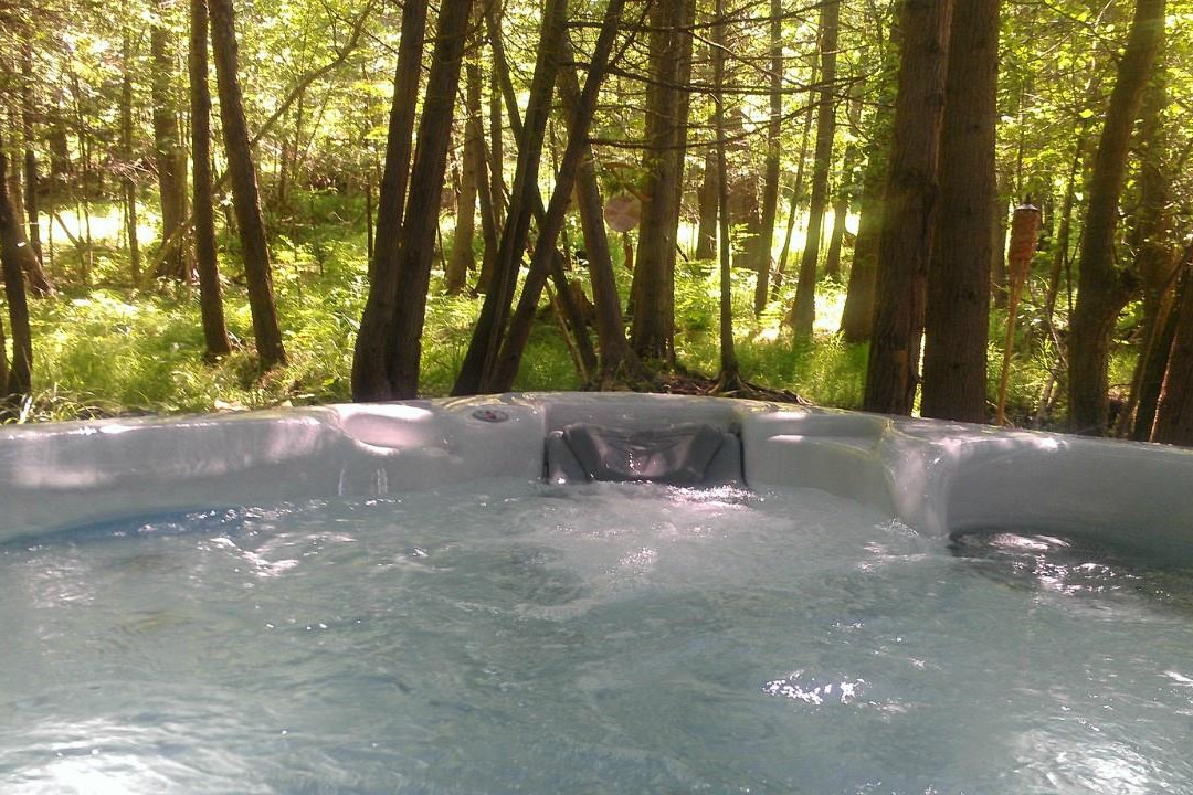 Whispering Waters主图