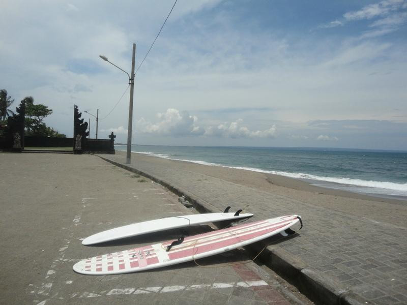 Batu Bolong Beach-长谷必去景点