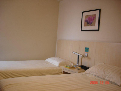 北京白玉兰西客站酒店主图