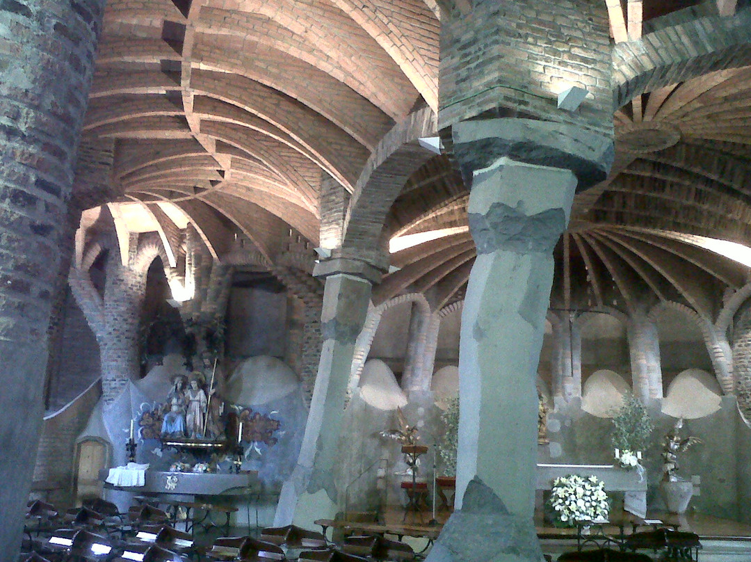 Gaudi's Crypt And Colonia Güell-圣科洛马德塞尔韦略必去景点