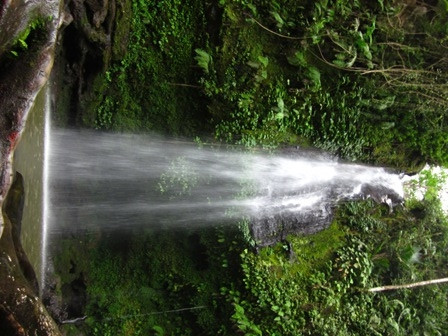 Benang Stokal and Benang Kelambu Waterfall-Praya必去景点