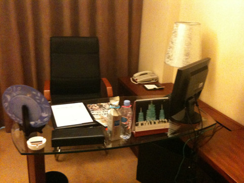 长春华天大酒店主图