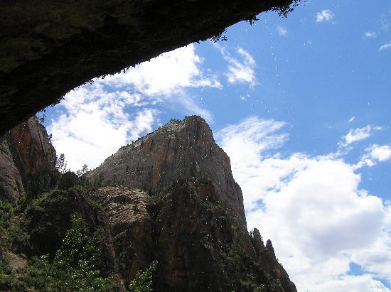 Weeping Rock Trail-锡安国家公园必去景点
