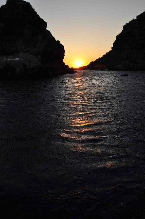 Alex Private Boat Rental-梅加洛克豪略翁必去景点