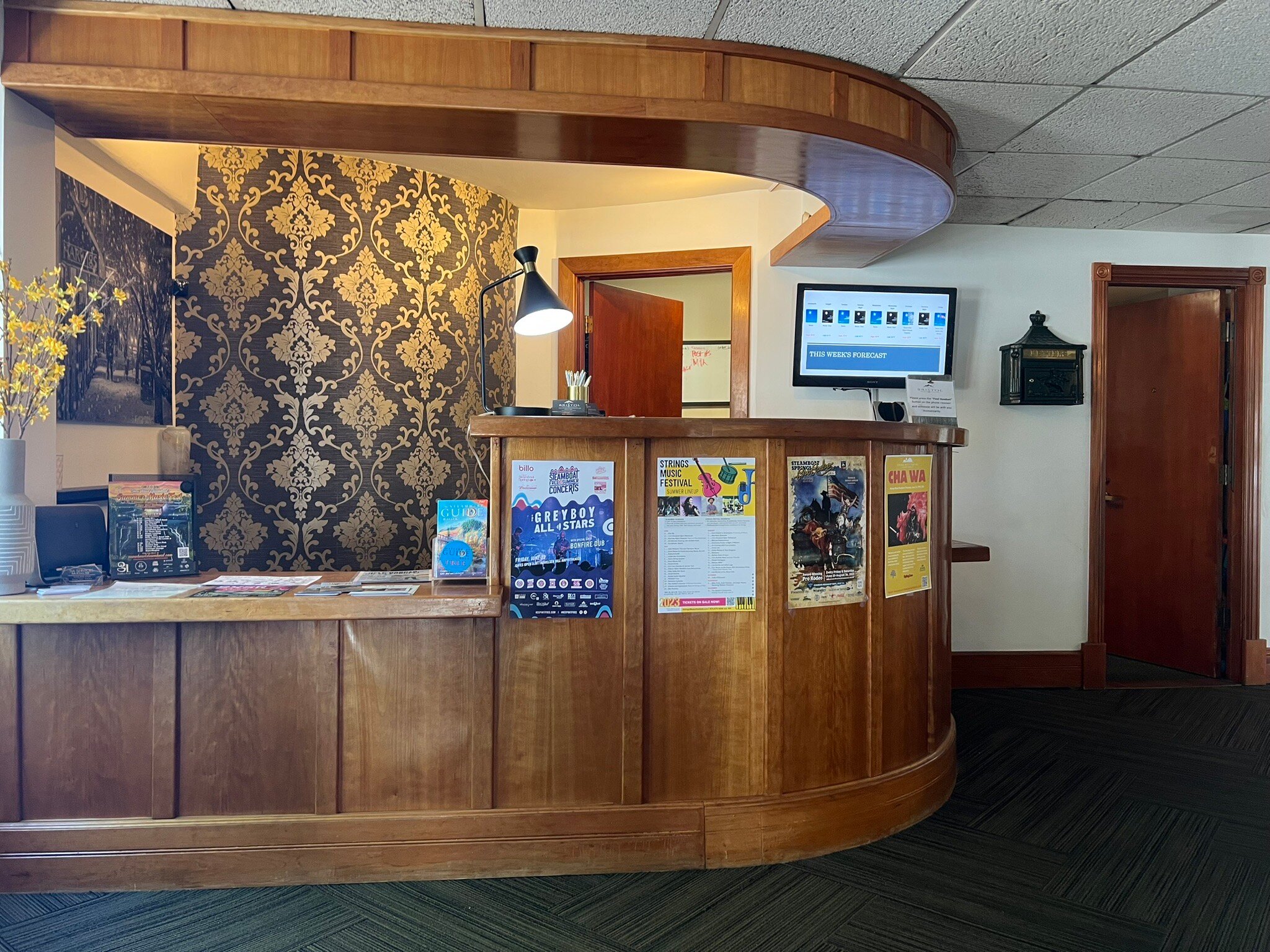 布里斯托酒店-官方