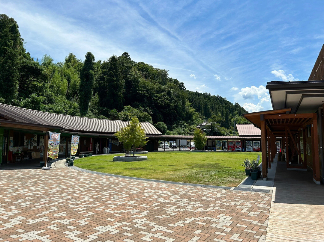 Michi-no-Eki Shimonita景点图片