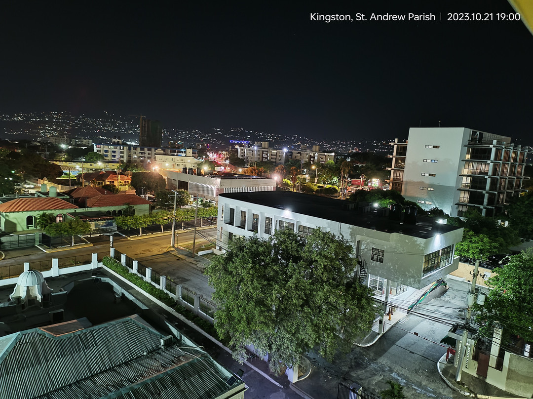 R Hotel Kingston主图