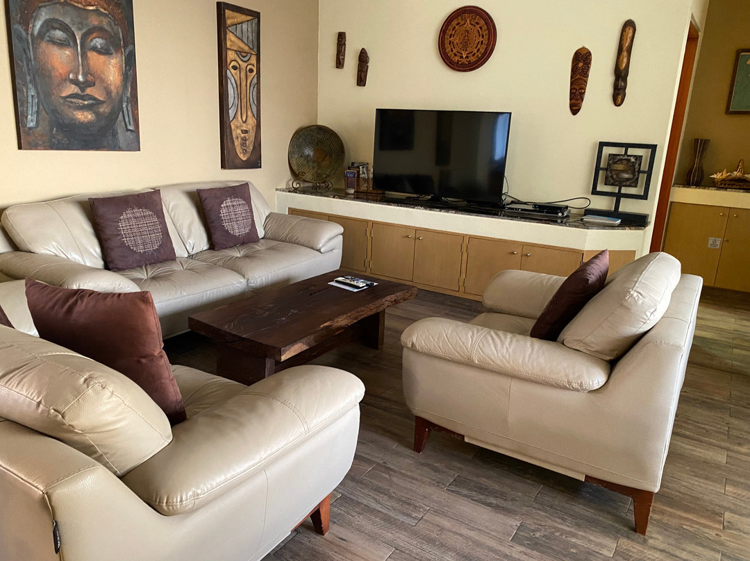 伊克切尔海滩酒店主图