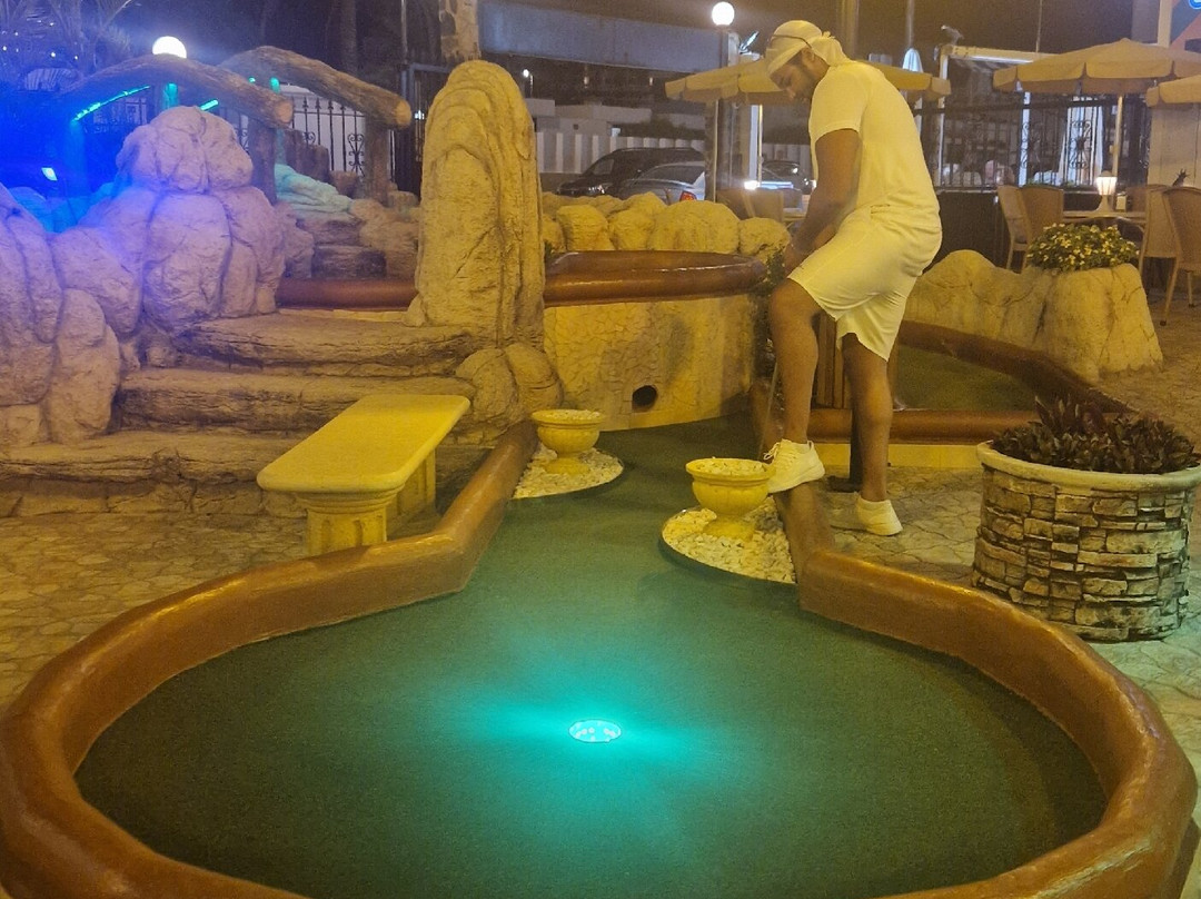Minigolf Atlantico-英国人海滩必去景点