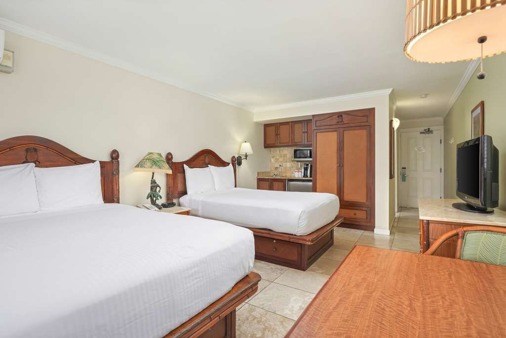 海滩雅诗顿艾兰德酒店主图